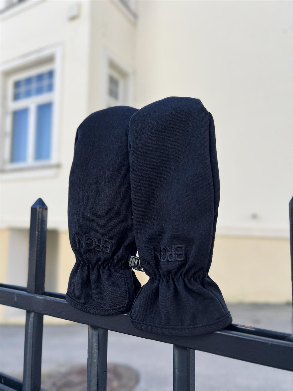 BRGN Mittens New Black