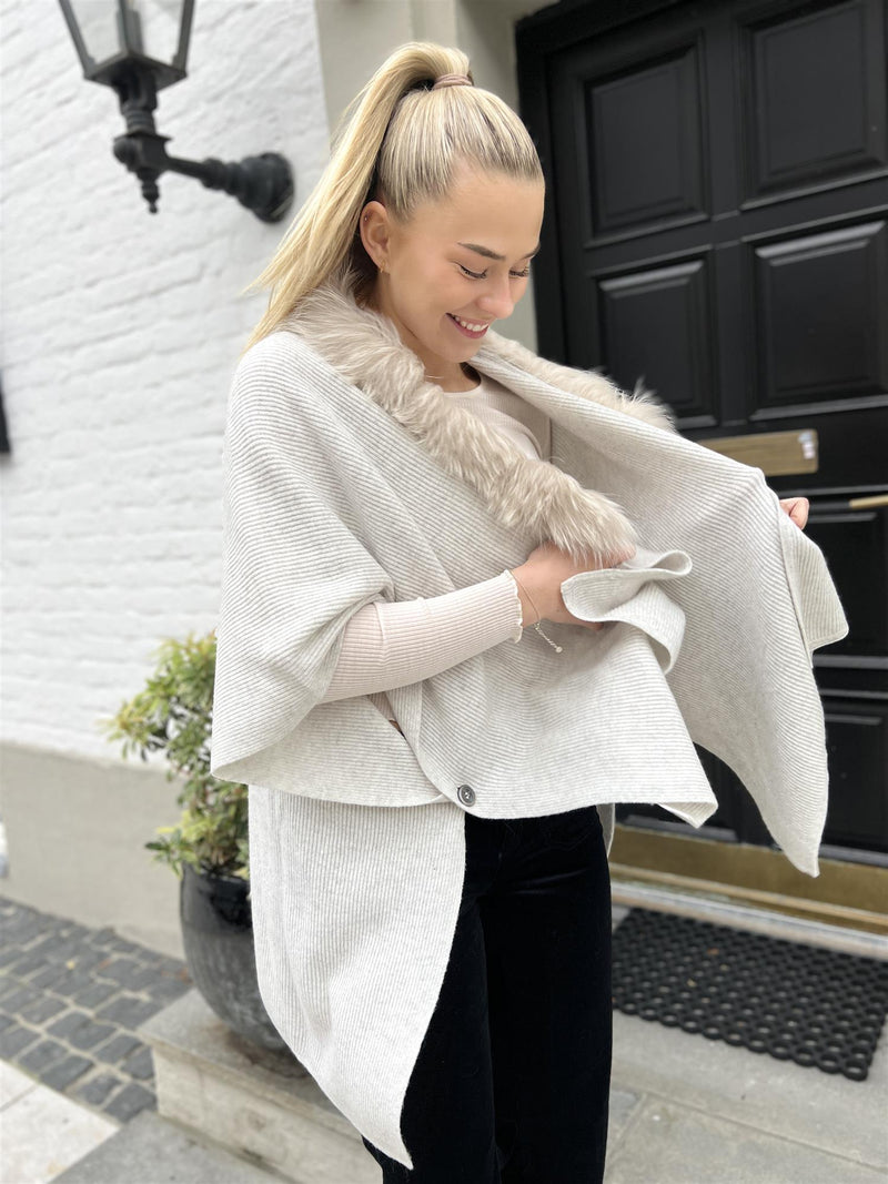 Mala Alisha Poncho Riona Fur