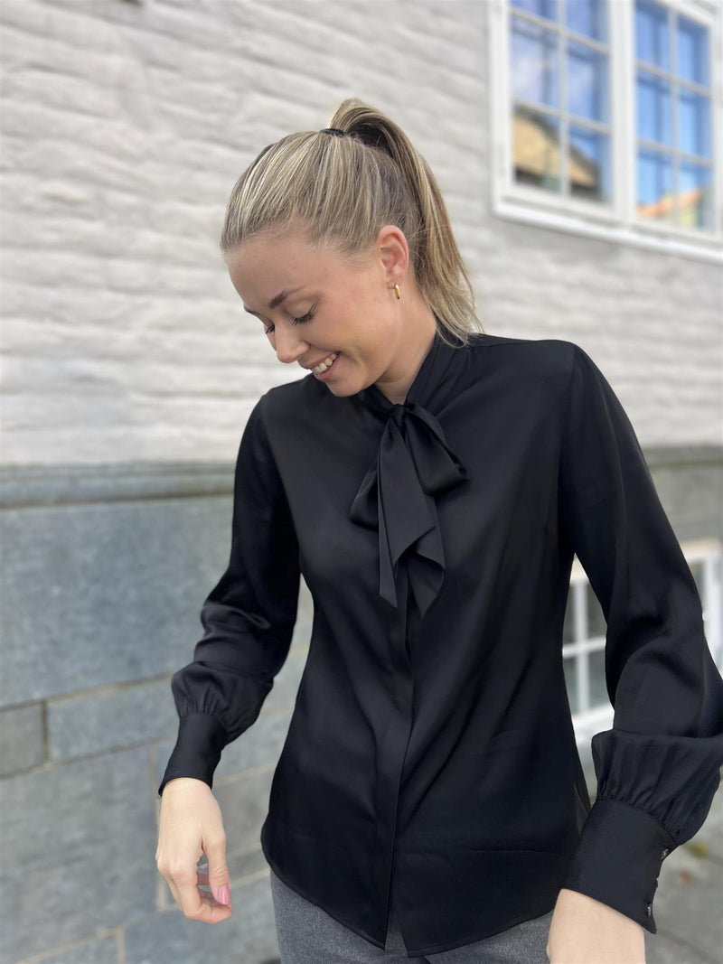 Stenströms Selma blouse Bowtie Flyfront