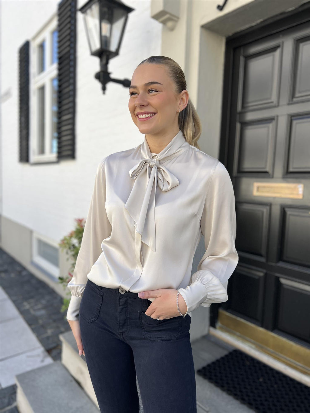 Stenströms Selma blouse Bowtie Flyfront